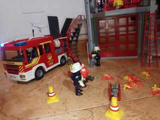 Playmobil Parque de Bomberos y Camión de bomberos