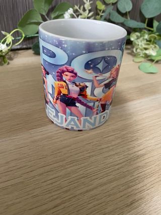 Taza K-Pop con Diseño de Personajes