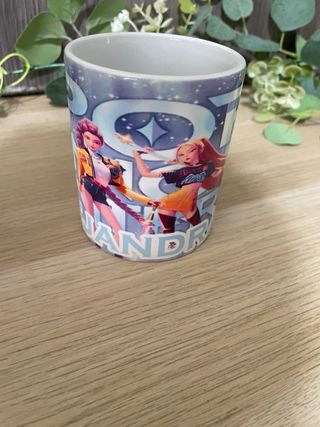 Taza K-Pop con Diseño de Personajes