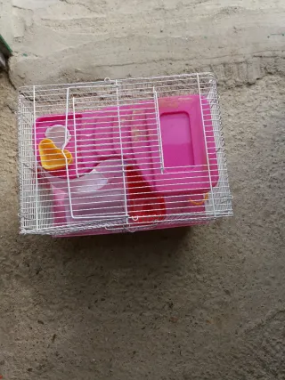 Jaula para hámster rosa y plateada
