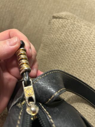 Bolso Loewe bandolera negro clásico vintage 30x20