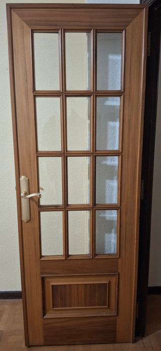 Puerta de madera interior