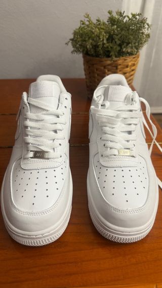 Nike Air Force 1 '07 clasicas.