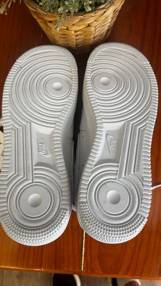 Nike Air Force 1 '07 clasicas.