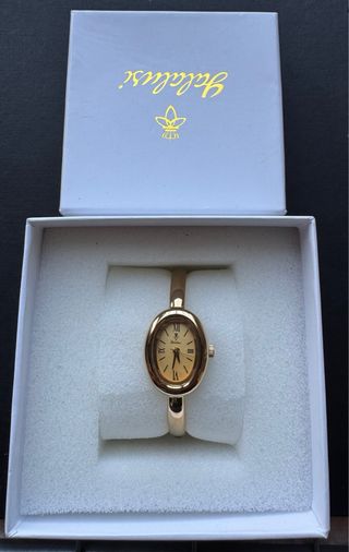 Orologio elegante color oro