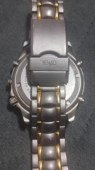 Reloj Lotus Titanium Cronógrafo Alarma Oro/