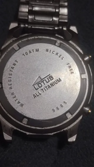 Reloj Lotus Titanium Cronógrafo Alarma Oro/