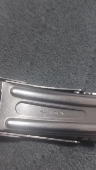 Reloj Lotus Titanium Cronógrafo Alarma Oro/