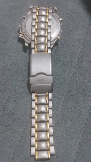 Reloj Lotus Titanium Cronógrafo Alarma Oro/