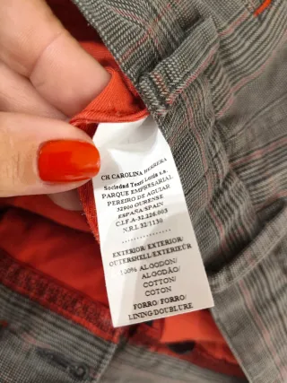 Pantalón Carolina Herrera Gris y Rojo