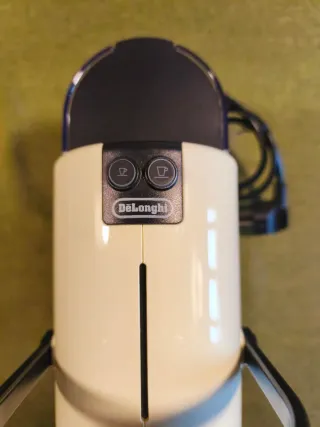 Cafetera Nespresso Inissia De'Longhi Crema