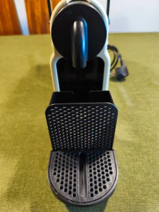 Cafetera Nespresso Inissia De'Longhi Crema