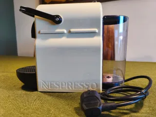 Cafetera Nespresso Inissia De'Longhi Crema