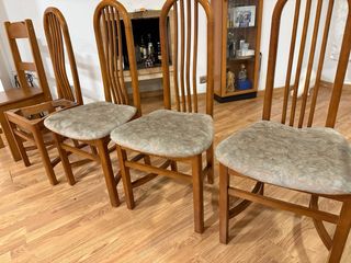 Mesa de comedor redonda de cristal y metal