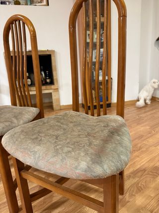 Mesa de comedor redonda de cristal y metal