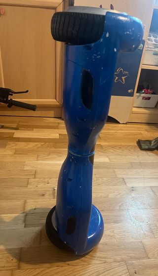 Patín eléctrico azul