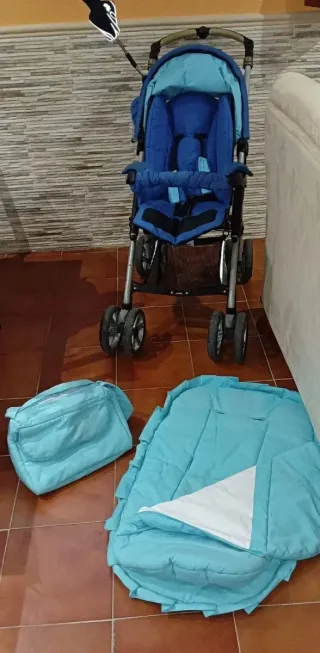 Cochecito de bebé como nuevo
