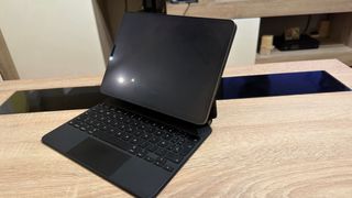 iPad Pro 11 2018 64GB Negro + Magic Keyboard