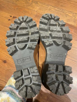 Zapatos Claudia Marrones