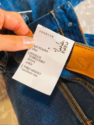 Pantalón Sfera brillo talla 40