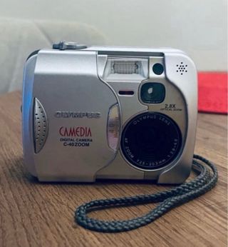 Cámara Digital Olympus CAMEDIA C-40 ZOOM