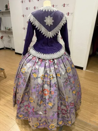 Traje Fallera Talla 42-44 con 2 corpiños