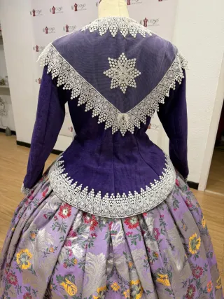 Traje Fallera Talla 42-44 con 2 corpiños