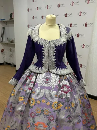 Traje Fallera Talla 42-44 con 2 corpiños