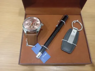 Estuche Skyline: Reloj, Bolígrafo y Llavero