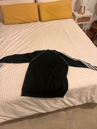 Sudadera Adidas Negra con Rayas Blancas