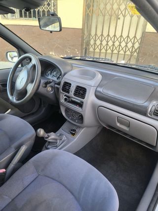 Renault Clio 1998