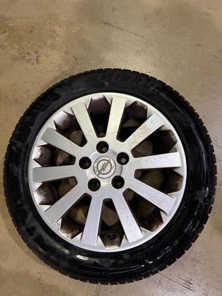 2 Llanta y neumático Opel