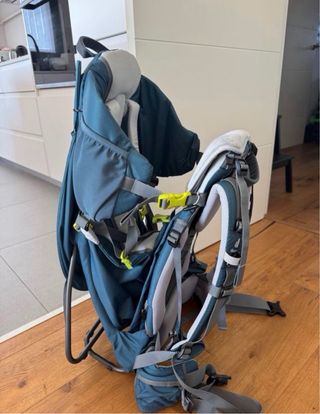 Mochila portabebés de montaña y trekking Deuter
