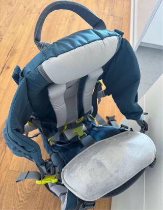 Mochila portabebés de montaña y trekking Deuter