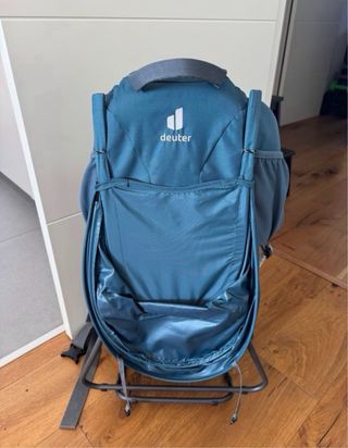 Mochila portabebés de montaña y trekking Deuter
