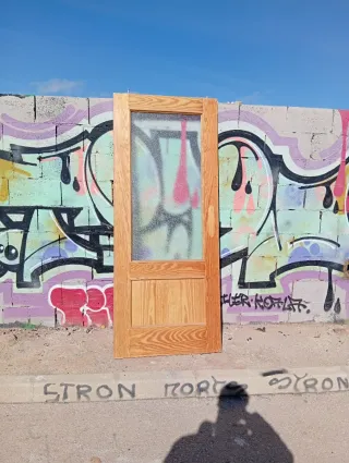 Puerta de madera con cristal medi 0;83×0;82