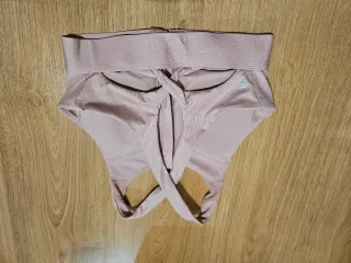 Top deportivo sexy rosa palo con cremallera