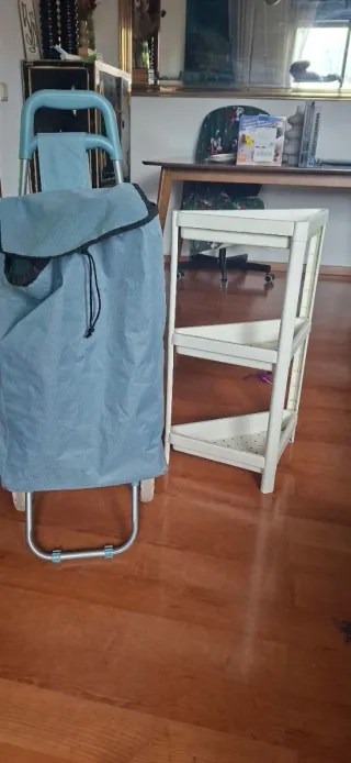 Carrito de la compra plegable y estanterias