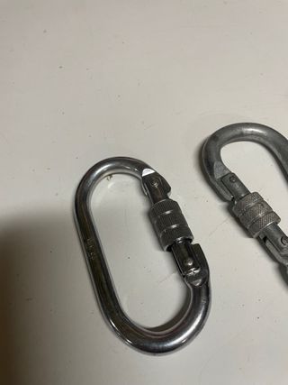 Mosquetones de seguridad metálicos