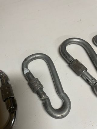 Mosquetones de seguridad metálicos