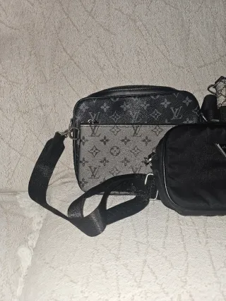 Lote 3 Bolsos: Gucci, Guess, Louis Vuitton