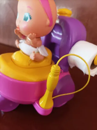 Muñeca The Bellies con orinal