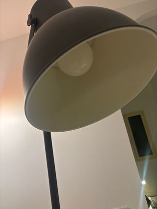 Lámpara de pie HEKTAR Ikea gris