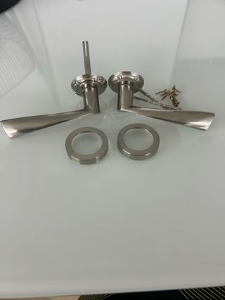 Manivelas para 8 puertas.  5€. cada puerta.