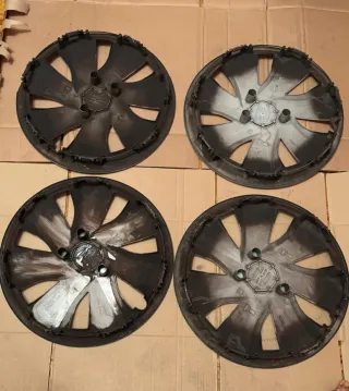 Tapacubos SEAT plateado