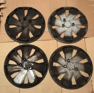 Tapacubos SEAT plateado