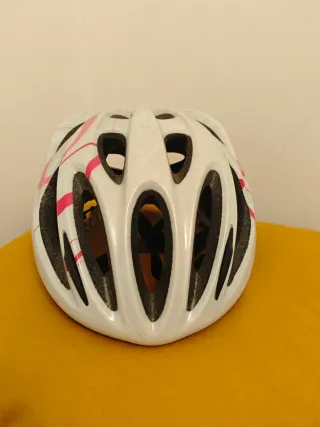 Casco Btwin Blanco con detalles rosas
