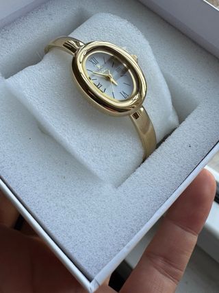 Orologio elegante da donna color oro