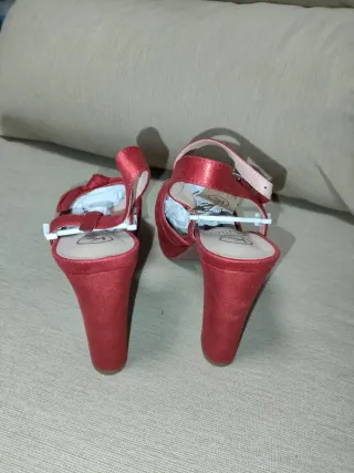 Sandalia plataforma Kylie roja