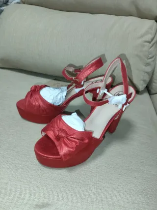 Sandalia plataforma Kylie roja